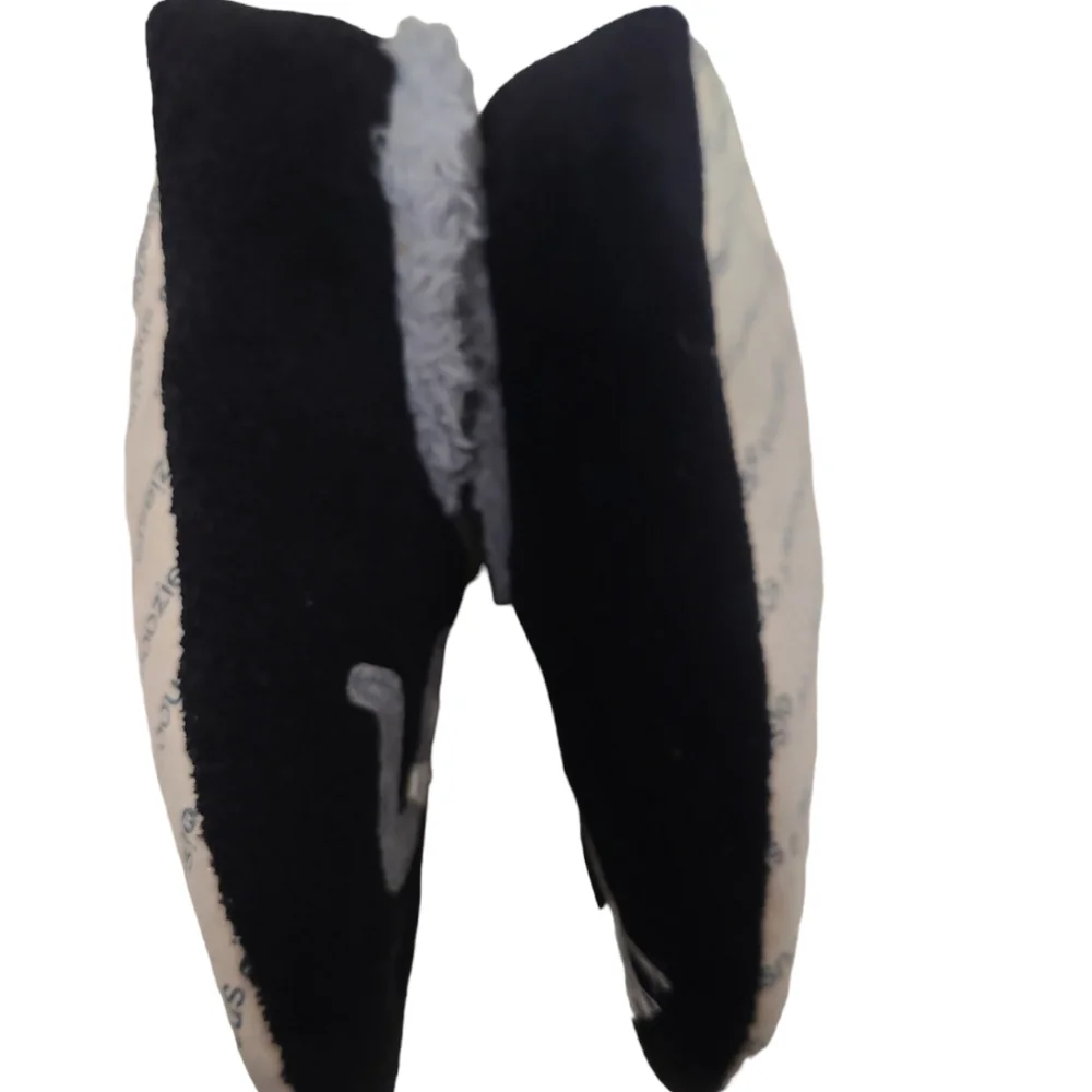 Snoozies elephant slippers - Picture 4 of 7